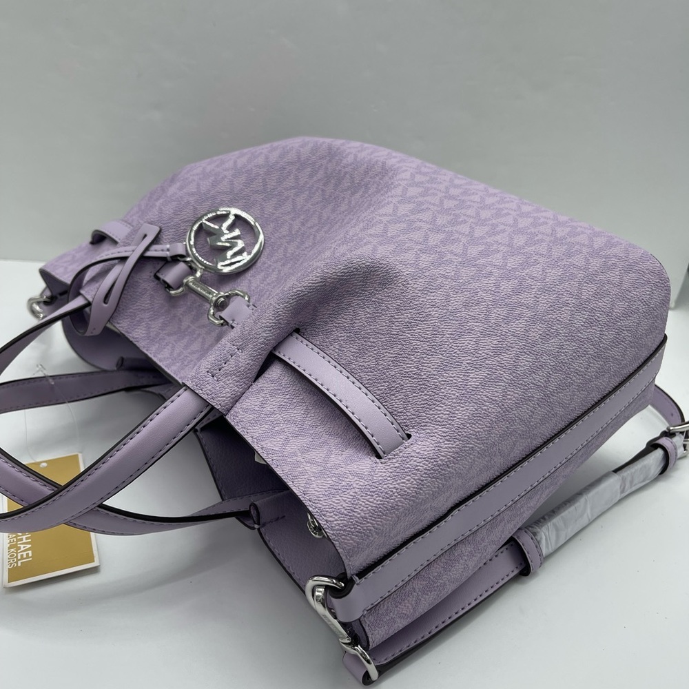 MICHAEL KORS Carson Medium Signature Logo Satchel
Light Quartz
NWT - Picture 8 of 16